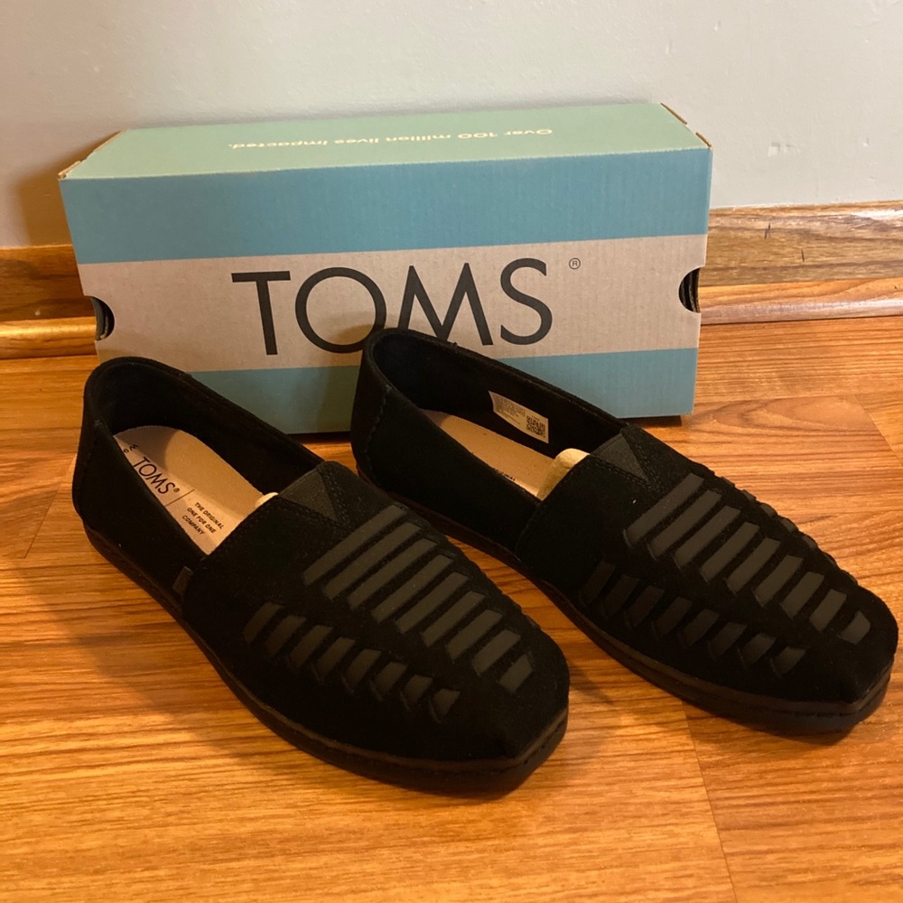 🖤 NWT Black Alpargata Leather Wrap Suede Toms